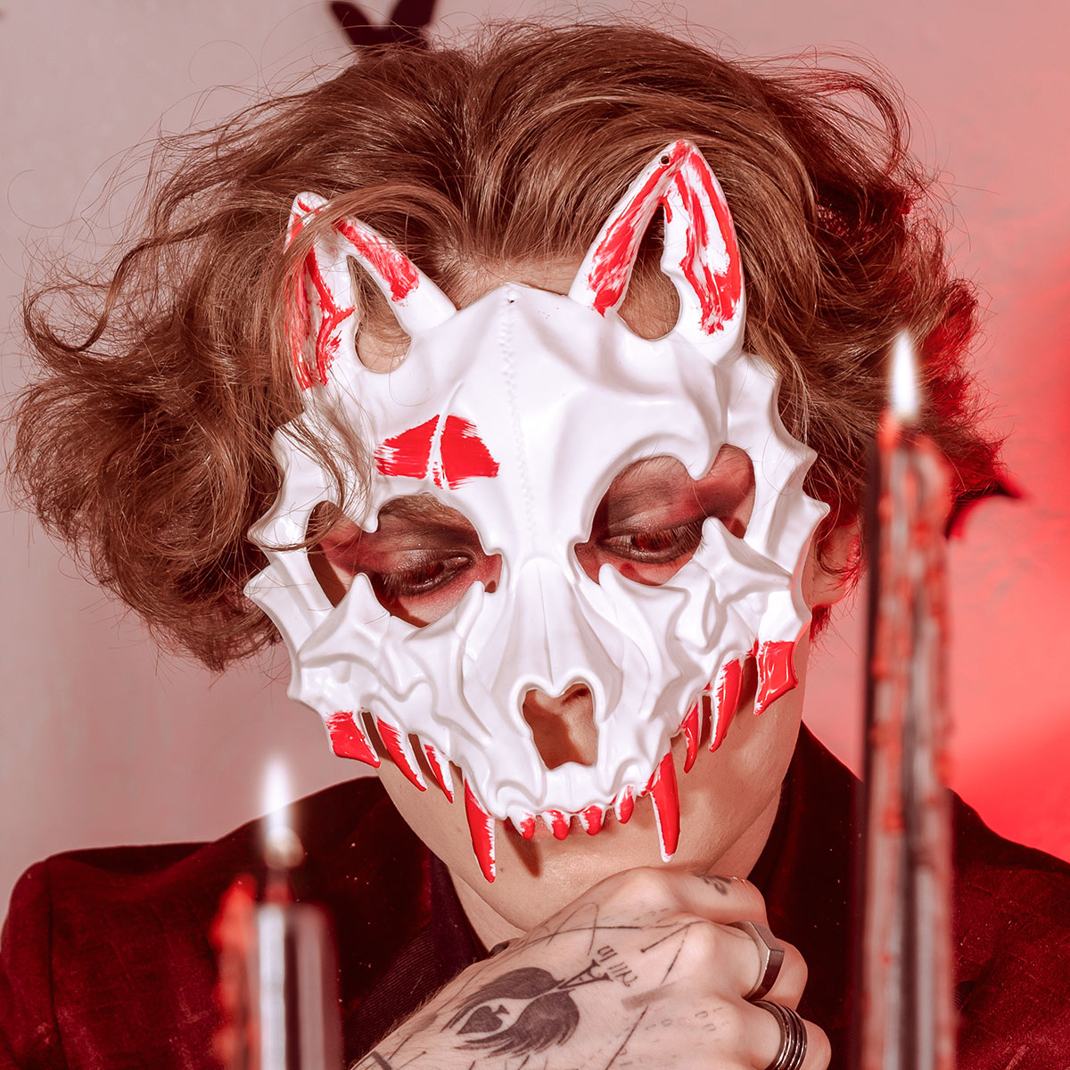 Bild föreställande produkten Blodig Vargskalle Halvmask